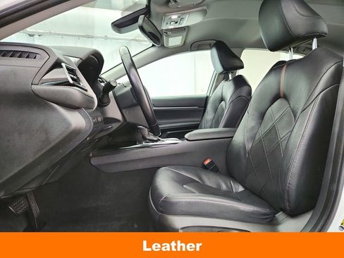 Used 2019 Toyota Camry XLE FWD image 11
