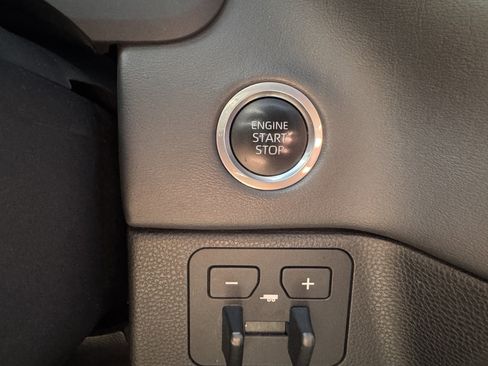 Used 2023 Toyota Tundra Platinum image 29