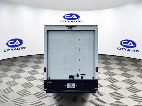 Used 2022 Ford Transit 350 DRW RWD image 7