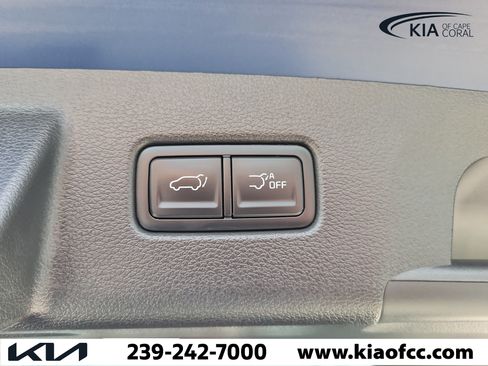 Certified 2023 Kia Telluride EX w/ EX Captain's Chair Package AWD/4WD image 10