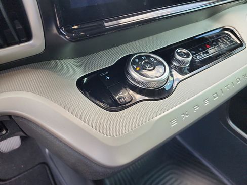 New 2025 Ford Expedition Active AWD/4WD image 14