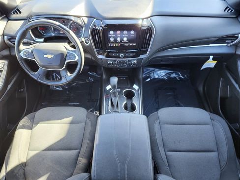 Used 2023 Chevrolet Traverse LT image 10
