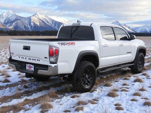 Used 2022 Toyota Tacoma TRD Off-Road image 6