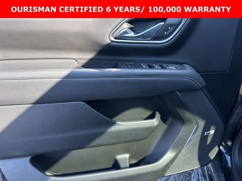 Certified 2024 Chevrolet Suburban Premier w/ Premium Package image 17