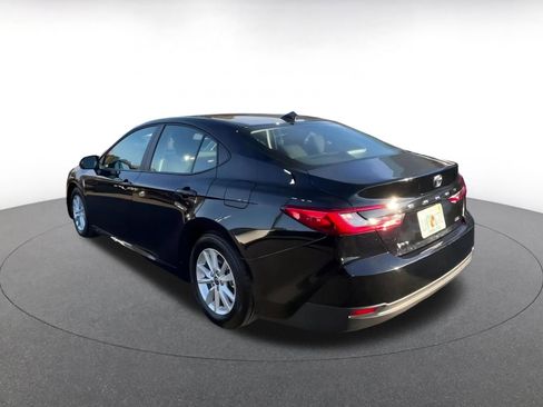 Used 2025 Toyota Camry LE image 11