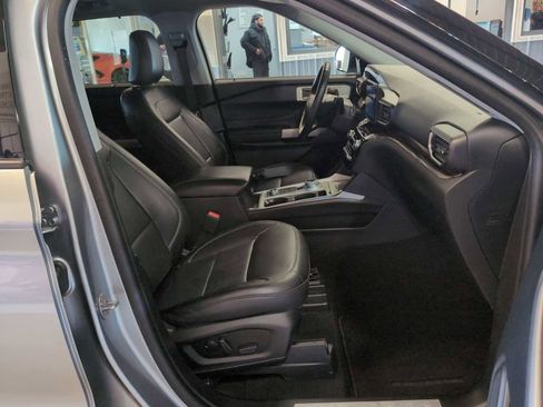 Used 2024 Ford Explorer Limited w/ Equipment Group 301A image 28