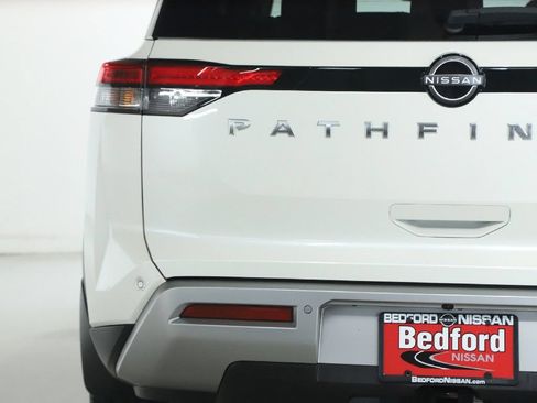 Used 2023 Nissan Pathfinder SL w/ SL Premium Package AWD/4WD image 49