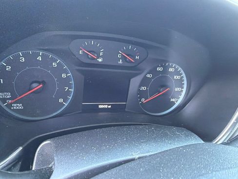 Used 2020 Chevrolet Equinox LS w/ LS Convenience Package FWD image 11