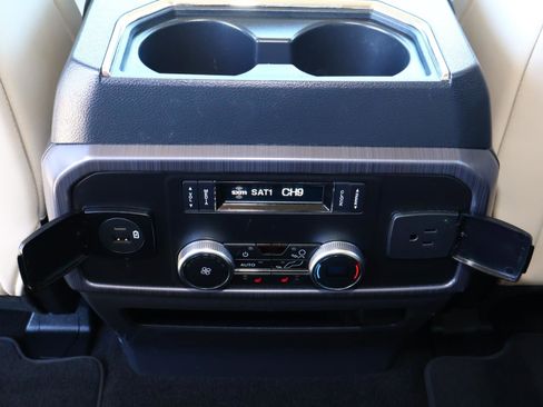 Used 2023 Ford Expedition Platinum image 14