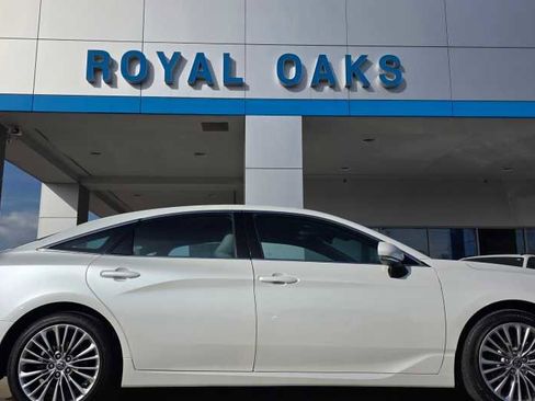 Used 2021 Toyota Avalon Limited w/ Advanced Safety Package image 1