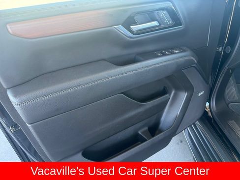 Used 2025 GMC Yukon XL Denali AWD/4WD image 10