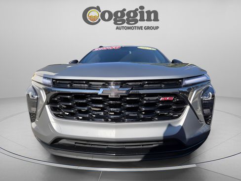 Used 2024 Chevrolet Trax RS w/ Driver Confidence Package image 5