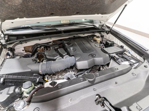 Used 2023 Toyota 4Runner Limited RWD image 40