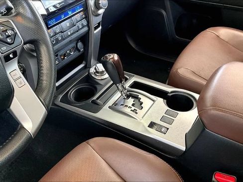 Used 2022 Toyota 4Runner Limited AWD/4WD image 15
