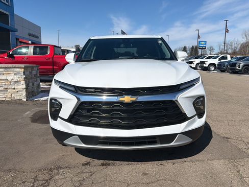 Used 2023 Chevrolet Blazer LT w/ Driver Confidence Package AWD/4WD image 2