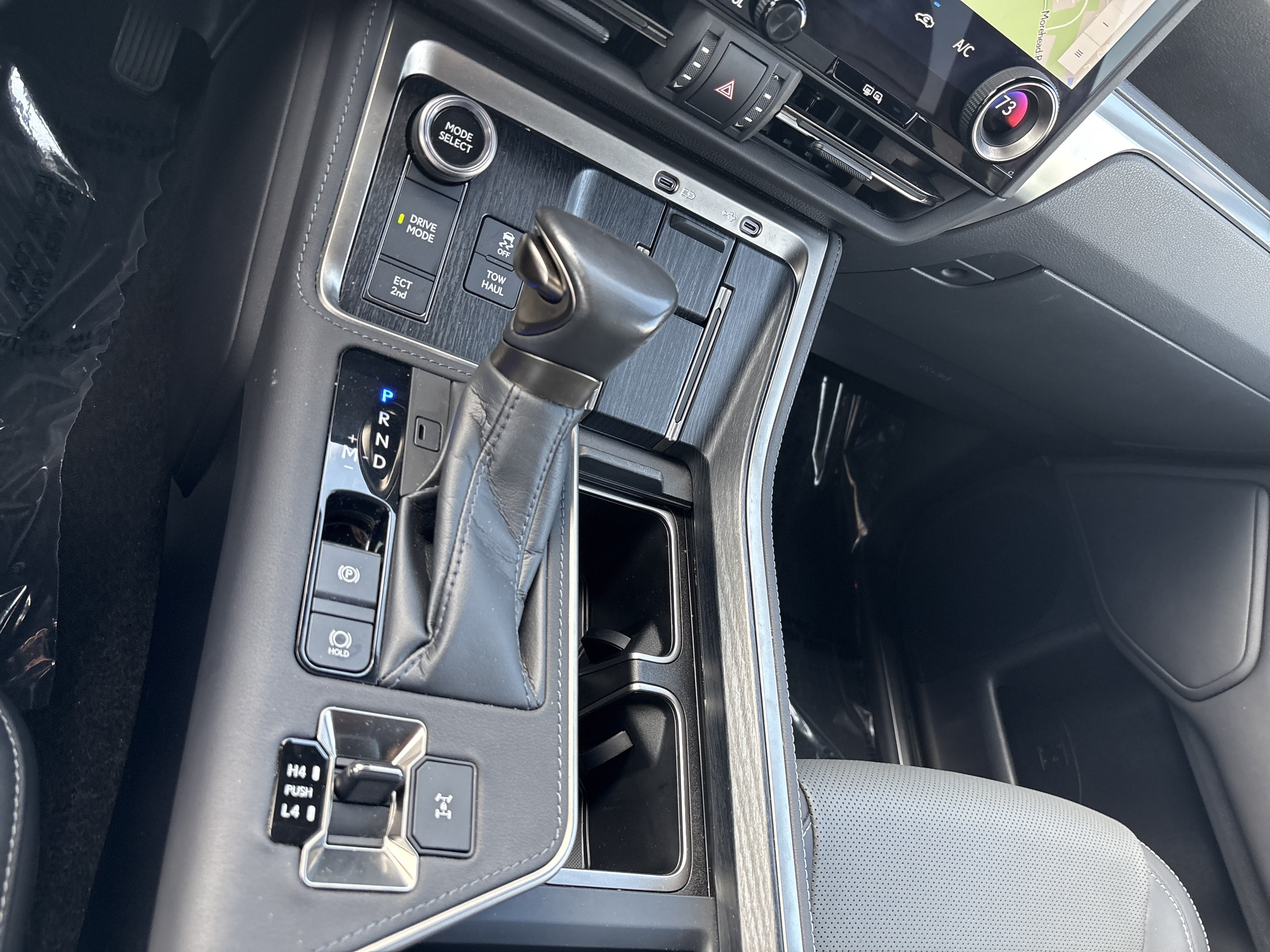 Used 2024 Lexus GX 550 w/ Accessory Package (Z1) AWD/4WD image 32
