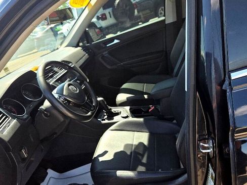 Used 2020 Volkswagen Tiguan S image 9