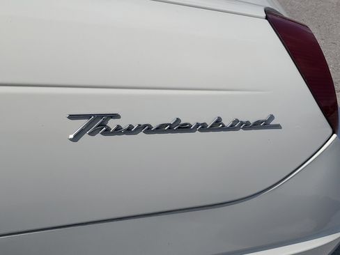 Used 2002 Ford Thunderbird image 9