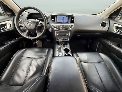 Used 2019 Nissan Pathfinder SL image 12