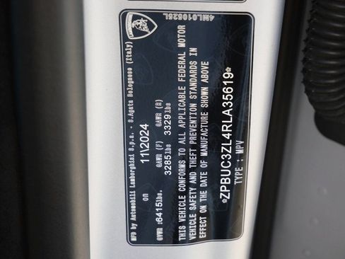 Used 2024 Lamborghini Urus Performante image 38