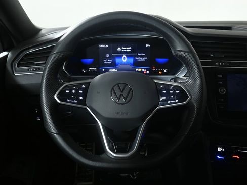 Used 2022 Volkswagen Tiguan SE R-Line AWD/4WD image 18