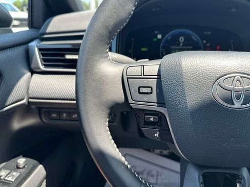 Used 2025 Toyota Camry SE w/ Multimedia Upgrade Package FWD image 19