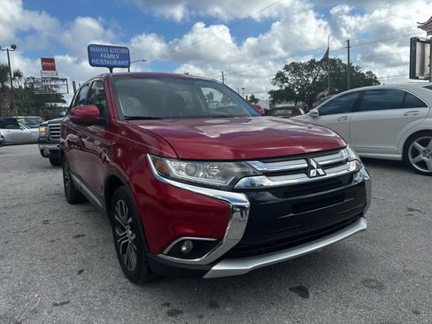 Used 2016 Mitsubishi Outlander SE FWD image 3