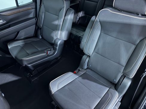 Used 2023 Chevrolet Tahoe Premier AWD/4WD image 23