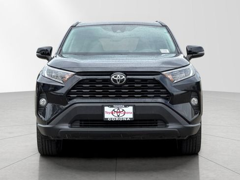 Used 2021 Toyota RAV4 XLE Premium image 8