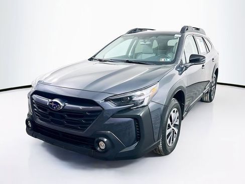 Used 2024 Subaru Outback Premium image 4