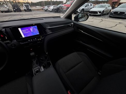 Used 2025 Toyota Camry LE image 34