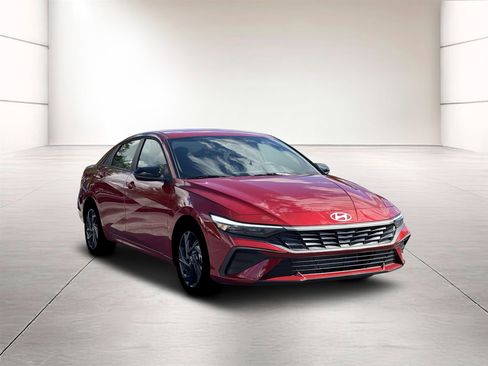 New 2026 Hyundai Elantra Sport FWD image 11