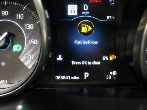 Used 2018 Jaguar E-PACE S image 26