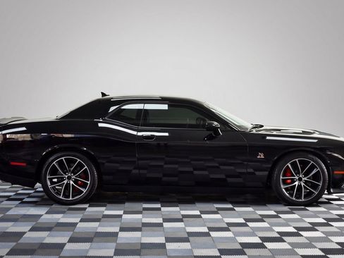 Used 2018 Dodge Challenger R/T Scat Pack w/ Leather Interior Group image 7