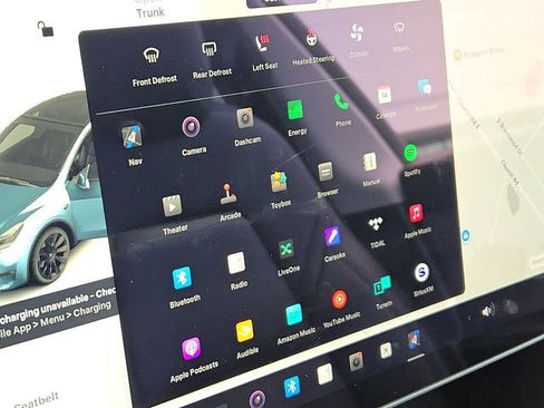 Used 2021 Tesla Model Y Long Range image 24