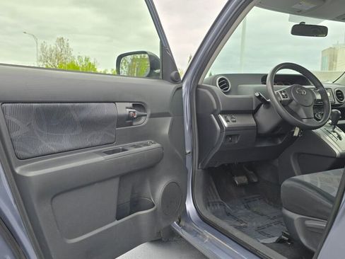 Used 2012 Scion xB FWD image 19