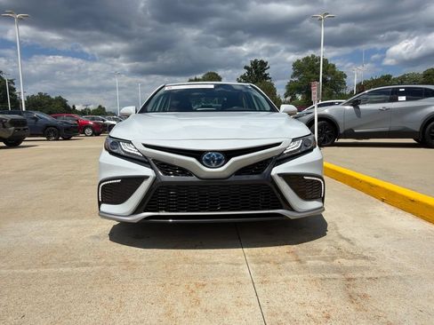 Used 2022 Toyota Camry XSE w/ Cold Weather Package FWD image 2