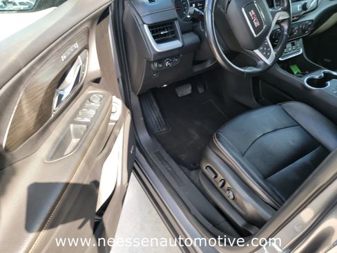 Used 2021 GMC Terrain SLT w/ Infotainment Package II image 14