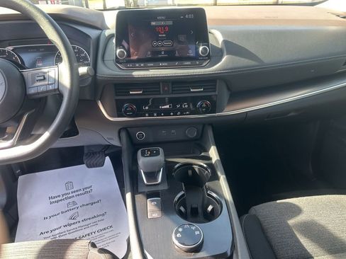 Used 2023 Nissan Rogue SV image 18