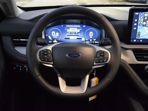 New 2026 Ford Explorer Active w/ Active Comfort Package image 8