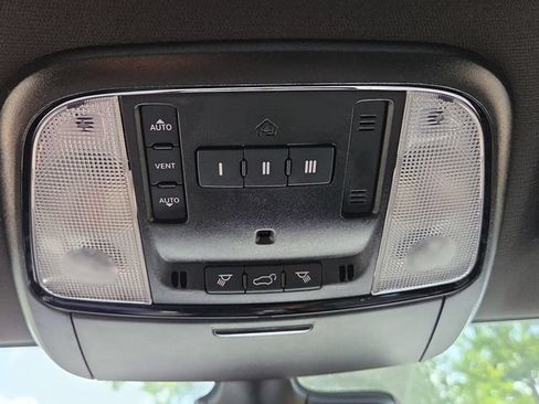 Used 2024 Dodge Durango GT RWD image 53