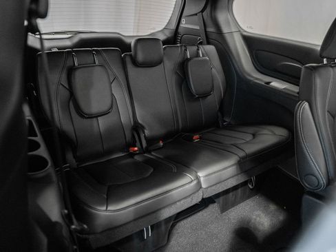 New 2026 Chrysler Pacifica Select image 34
