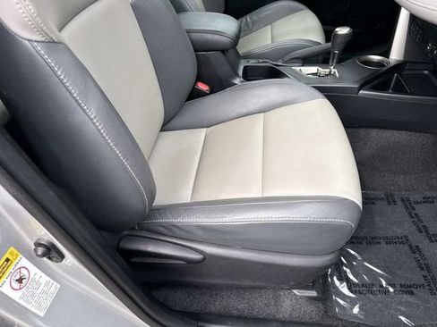 Used 2015 Toyota RAV4 Limited AWD/4WD image 10