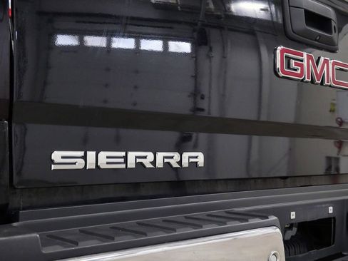 Used 2019 GMC Sierra 2500 SLT w/ Driver Alert Package AWD/4WD image 9