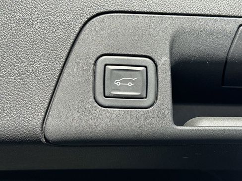 Used 2021 Buick Envision Avenir w/ Technology Package II image 29