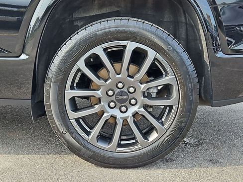 Used 2023 GMC Acadia Denali w/ Black Diamond Edition AWD/4WD image 40