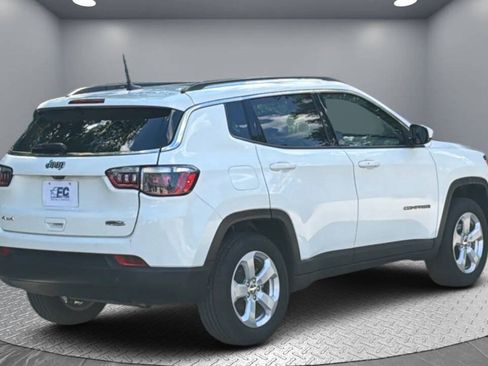 Used 2021 Jeep Compass Latitude w/ Sun and Sound Group AWD/4WD image 6