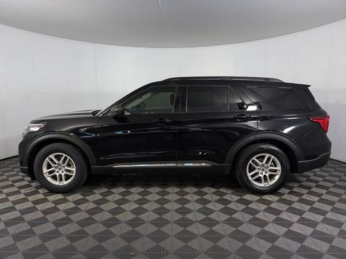 Used 2025 Ford Explorer Active RWD image 11