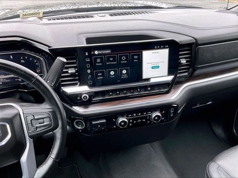 Used 2025 GMC Sierra 1500 SLT AWD/4WD image 18