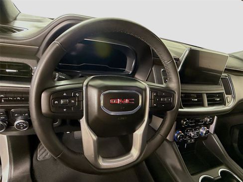 Used 2024 GMC Yukon SLE AWD/4WD image 5